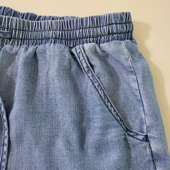 Universal Thread Women's Light Denim Lyocell Chambray Drawstring Shorts - Picture 9 of 13